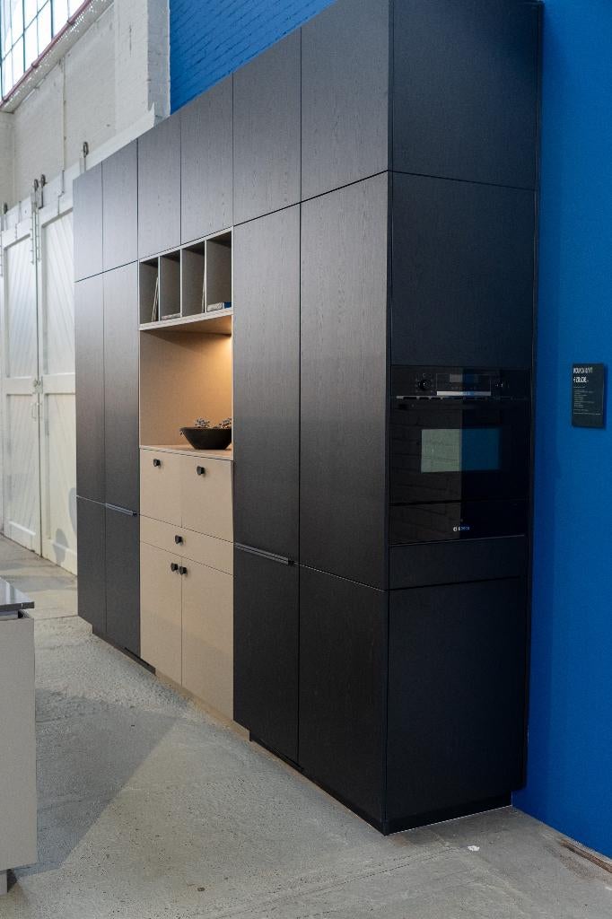 Showroomkeuken zeer compleet met Bosch Bora Steen, Ophalen, Zwart, Dubbelwandige keuken, Met kookeiland