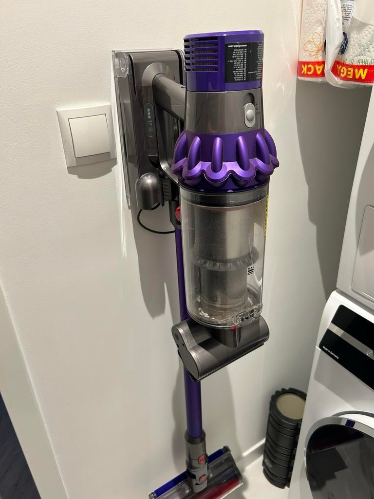 Dyson steelstofzuiger - Gebruikt, Witgoed en Apparatuur, Stofzuigers, Gebruikt, Stofzuiger, Minder dan 1200 watt, Reservoir, Ophalen of Verzenden