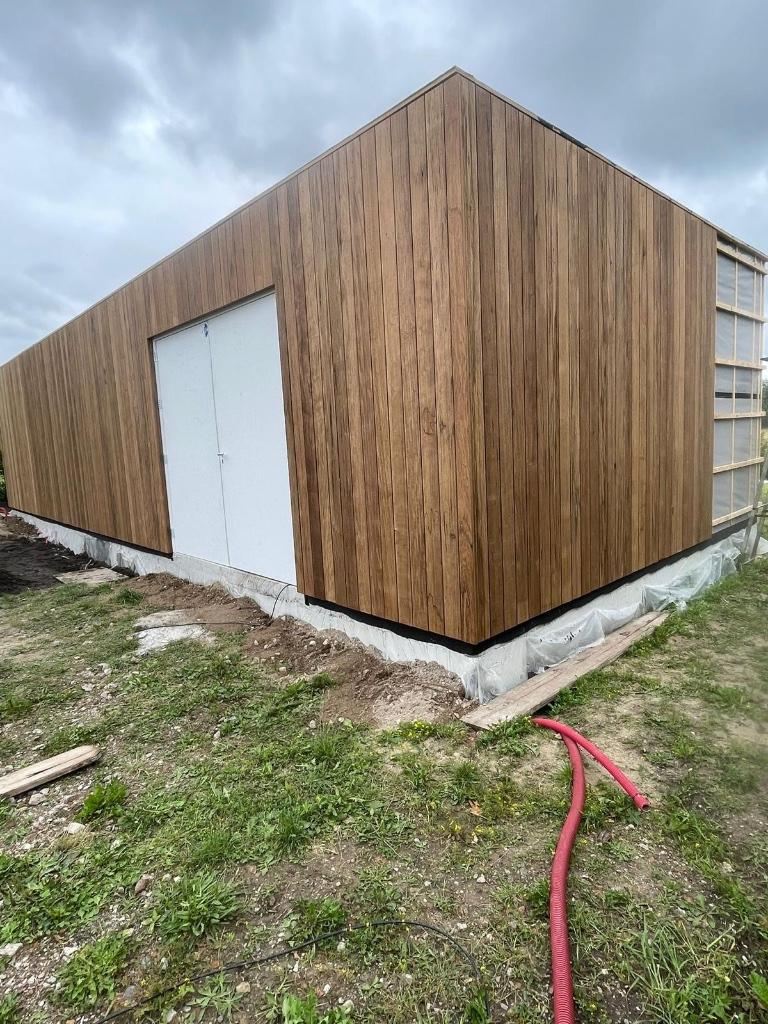 Tiny house hout duurzaam thermowood frake ayous, Ophalen, 200 tot 400 cm, 3 ramen of meer, 250 tot 500 cm