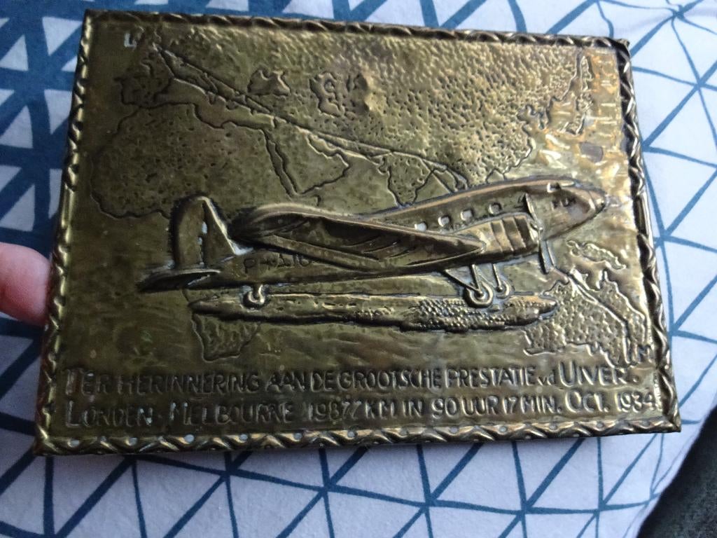 Koperen Wandplaguette van De Uiver ,1934, Verzamelen, Luchtvaart en Vliegtuigspotten, Ophalen of Verzenden, Overige typen