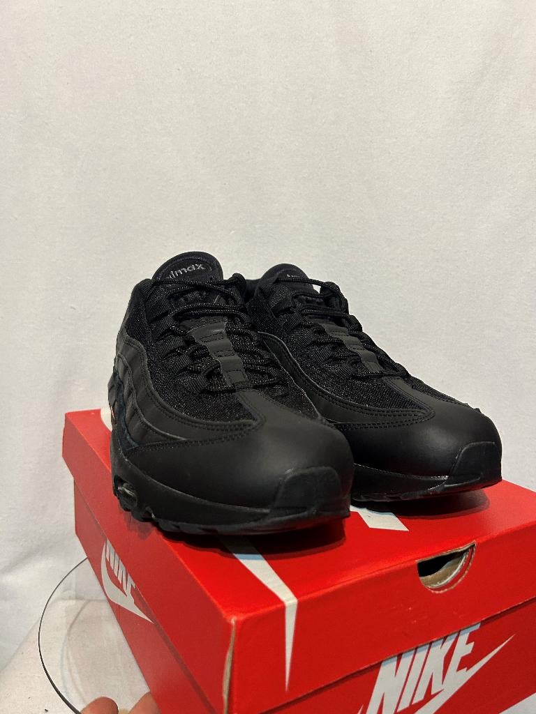 NIEUW IN DOOS! Maat 47,5 - Nike Air Max 95 Triple Black, Verzenden, Zwart, Nike, Nieuw