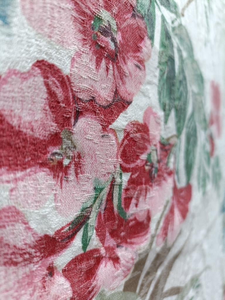 Vintage URGE gordijn lap stof blauw roze bloemen reliëf, Gebruikt, 100 tot 150 cm, Ophalen of Verzenden, 150 tot 200 cm