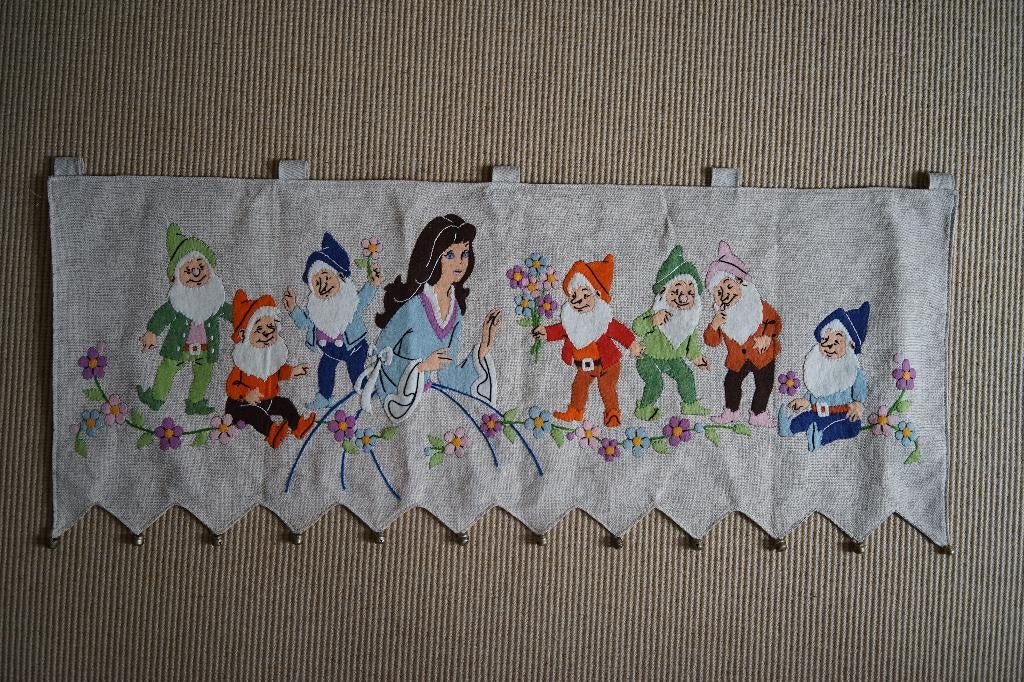 vintage wandkleed stof vilt sneeuwwitje handgemaakt deco bel, Ophalen of Verzenden, Gebruikt