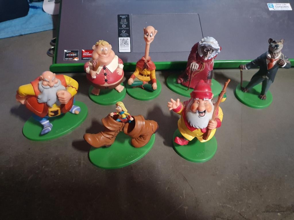 7 plastic poppetjes Efteling, Ophalen, Beeldje of Poppetje