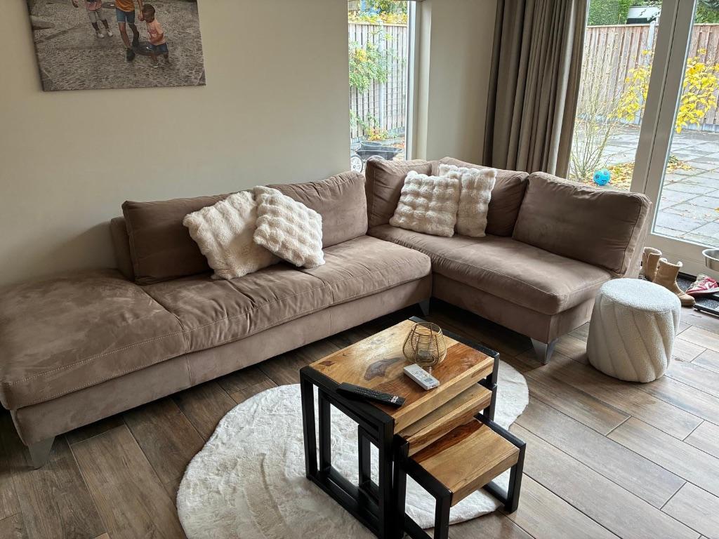 mooie hoek bankstel Montel, Ophalen of Verzenden, Zo goed als nieuw, Vierpersoons of meer, Stof