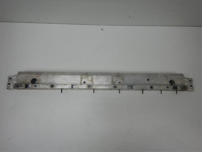 Range Rover Evoque L551 Bumperbalk, Ophalen of Verzenden, Gebruikt, Voor, Bumper