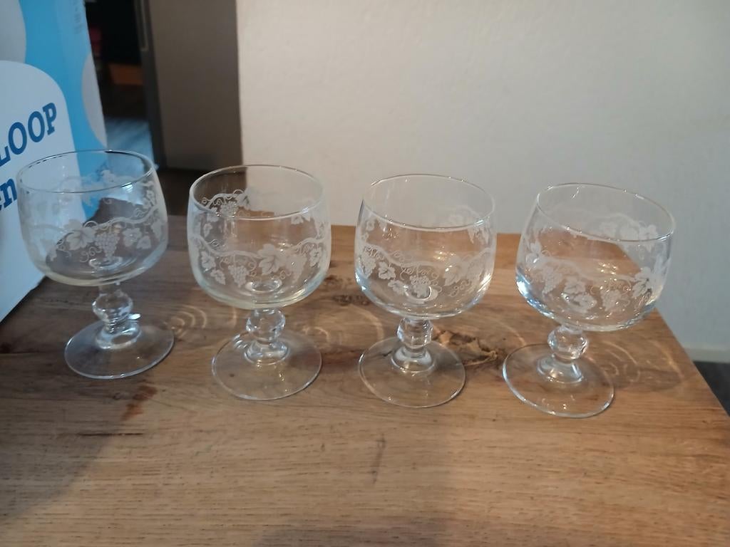 Gegraveerd glaswerk kleine glaasje borrelglaasje, Ophalen, Zo goed als nieuw, Overige typen