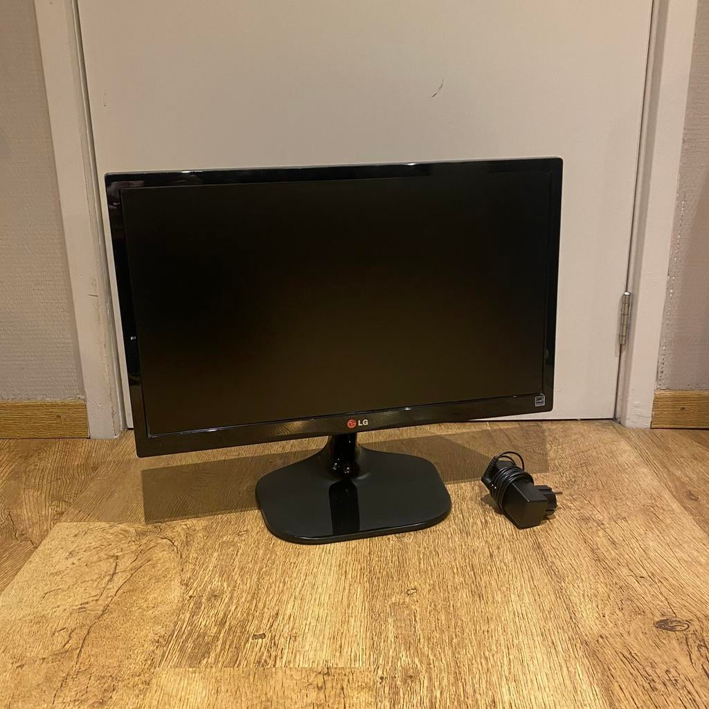 LG 22MP55HQ-P 21,5inch monitor, Gaming, Gebruikt, IPS, Kantelbaar