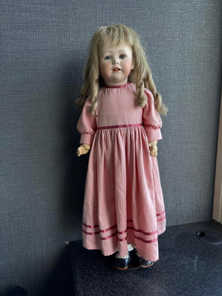 Antieke porseleinen pop met roze jurk, Ophalen, Gebruikt, Pop