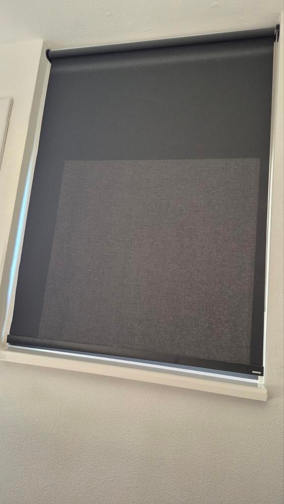 Zwarte verduisterde rolgordijn van Sunway, Ophalen, 100 tot 150 cm, Zwart, Zo goed als nieuw