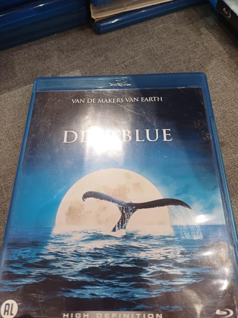 Deep blue, Verzenden, Zo goed als nieuw, Actie