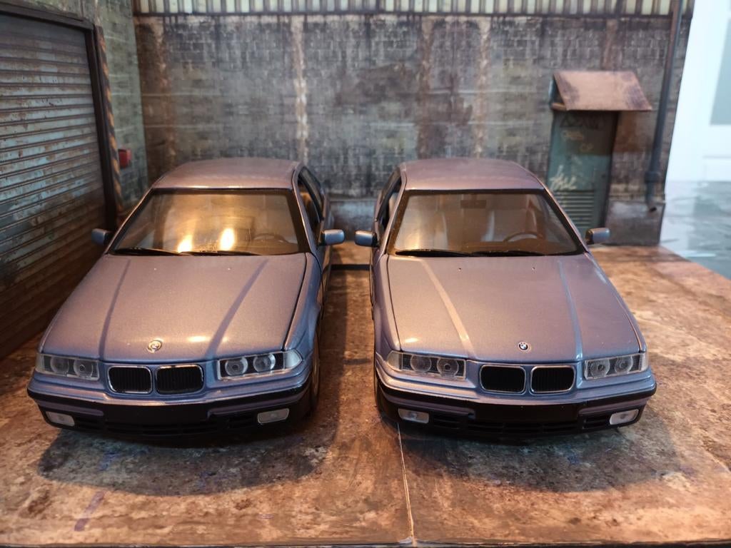 1:18 BMW E36 sedan blauw 2x, Ophalen of Verzenden, UT Models
