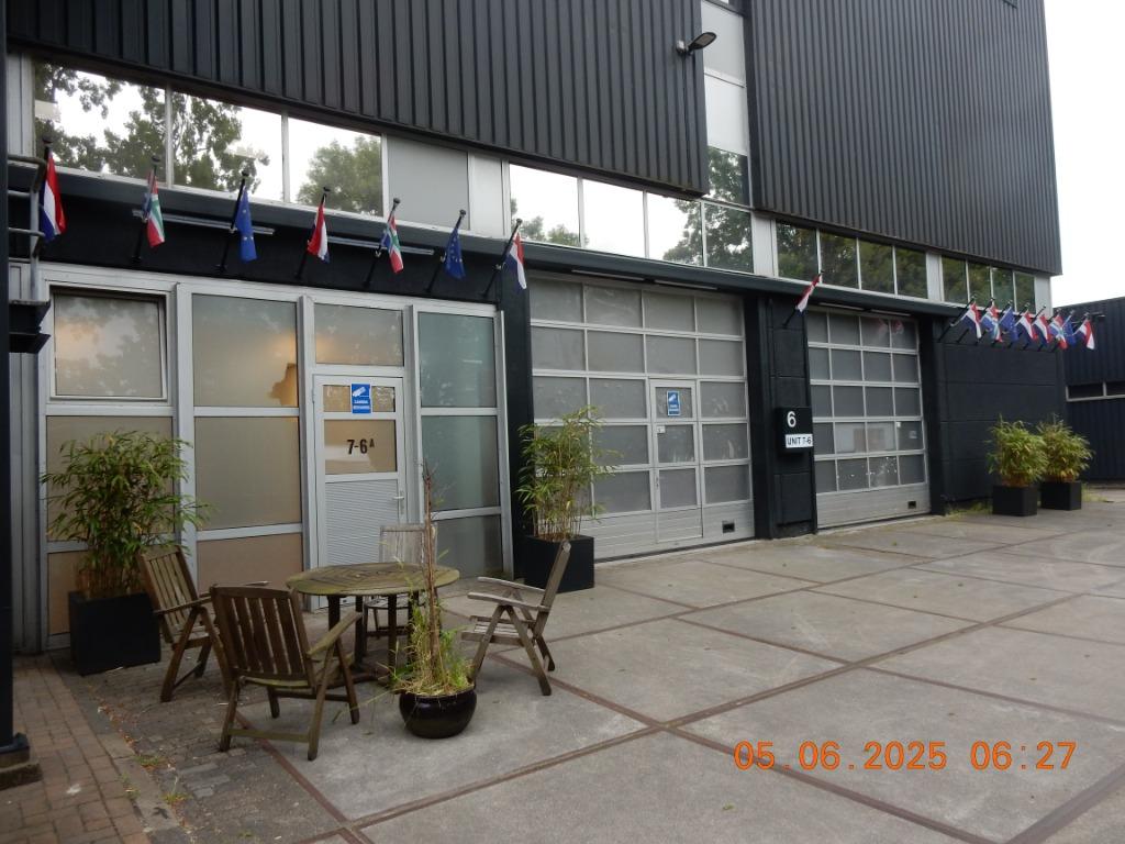 BEDRIJFSPAND/UNIT/RUIMTE/KANTOOR/KAPPER/NAGEL/ADMINISTRATIE, 55 m², Huur, Bedrijfsruimte
