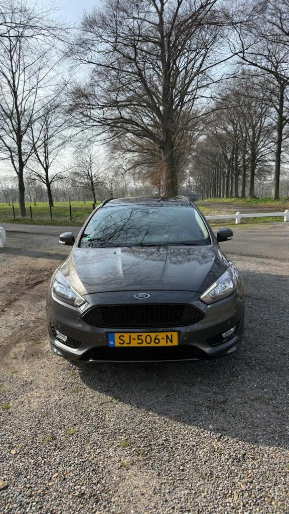 Ford Focus ST line 1.0 Ecoboost 125pk 2018 Grijs, Auto's, Zwart, Origineel Nederlands, Handgeschakeld, 1216 kg