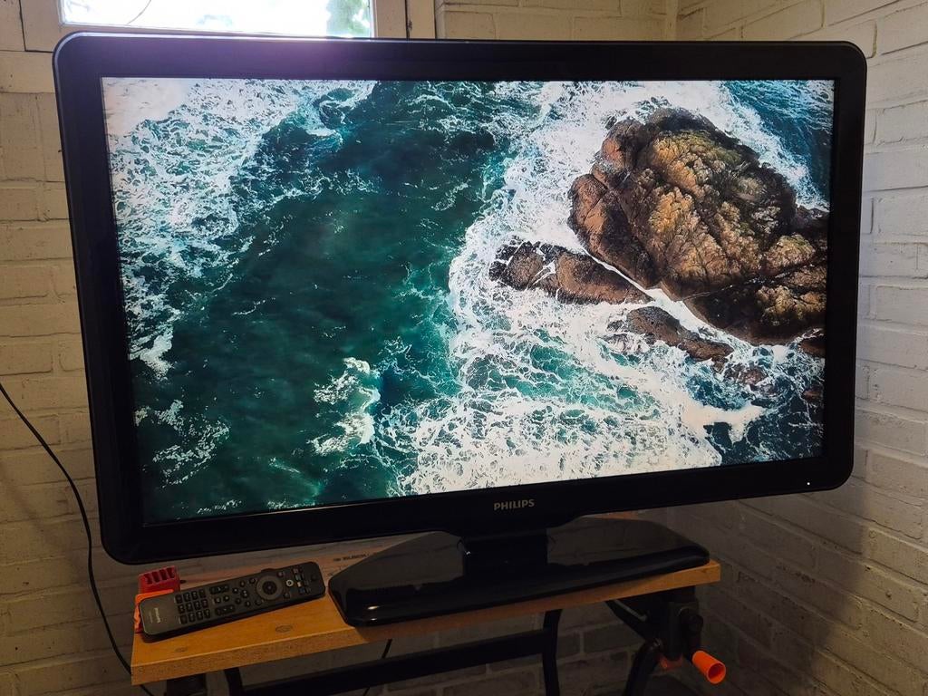 Philips 42" LCD TV (42PFL5624H/12) met afstandsbediening, Ophalen, Philips, Gebruikt, LCD