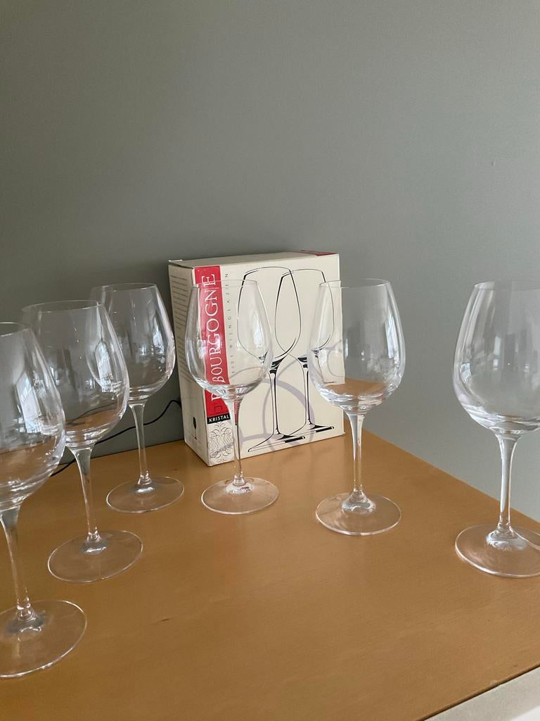 33 wijnglazen van 24% loodkristal plus 6 cocktailglazen, Ophalen