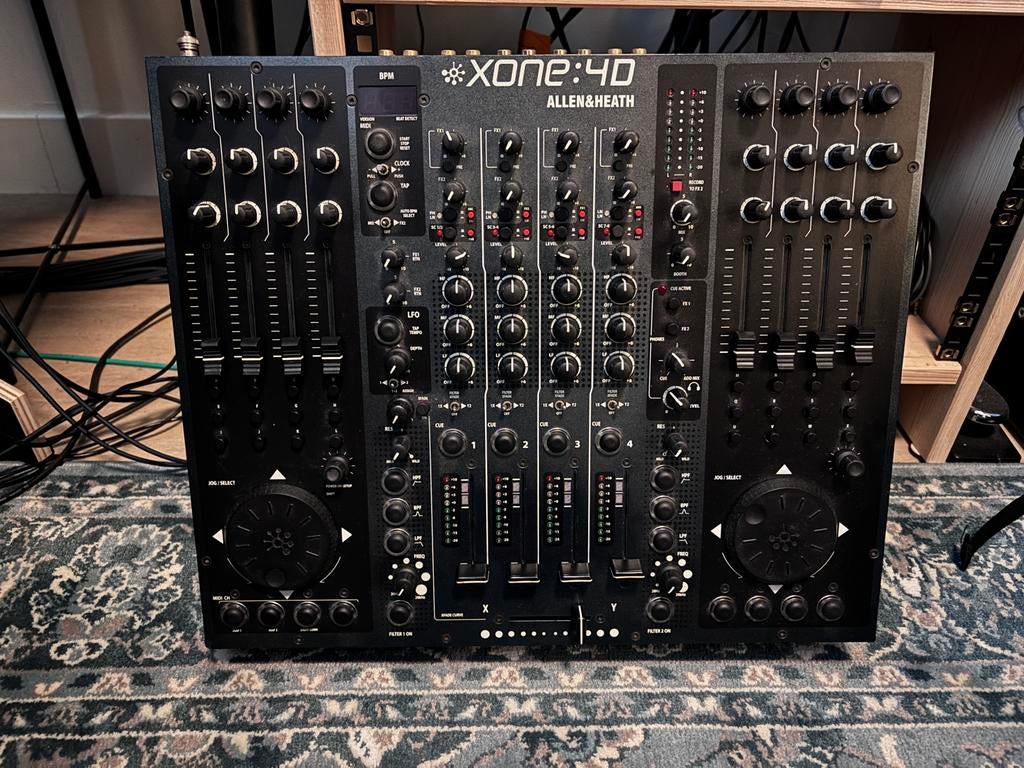 Xone 4D - goede staat, Muziek en Instrumenten, Mengpanelen, Ophalen, Gebruikt, Minder dan 5 kanalen