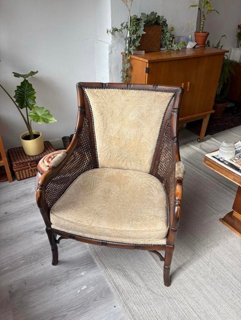 Vintage/ antieke houtel stoel met riet, Huis en Inrichting, Fauteuils, Ophalen, Minder dan 75 cm, Zo goed als nieuw, Overige materialen