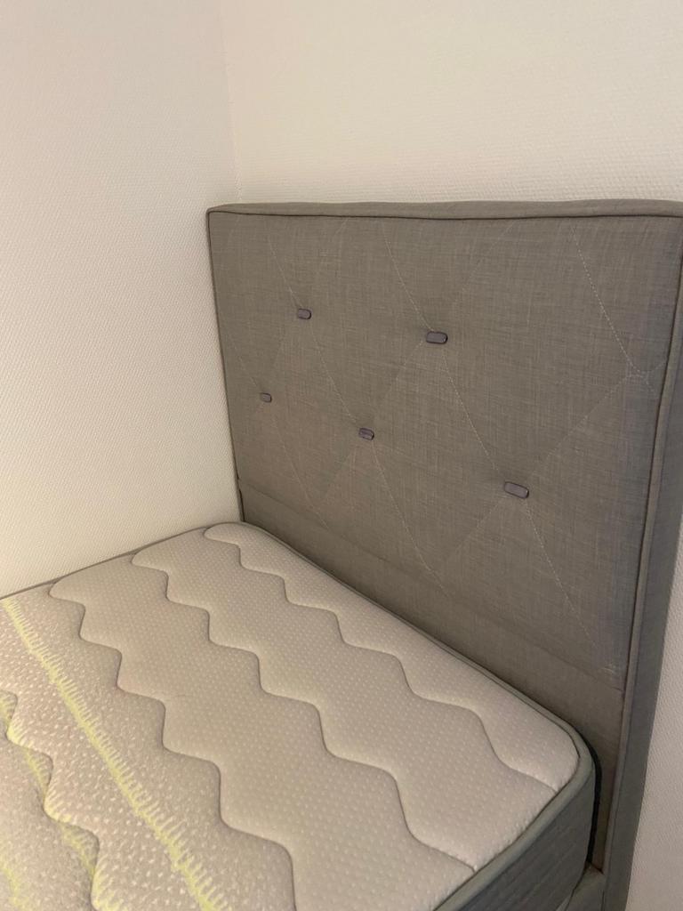 Eenpersoons boxspring met matras - Zo goed als nieuw, Ophalen, 90 cm, Eenpersoons, Zo goed als nieuw
