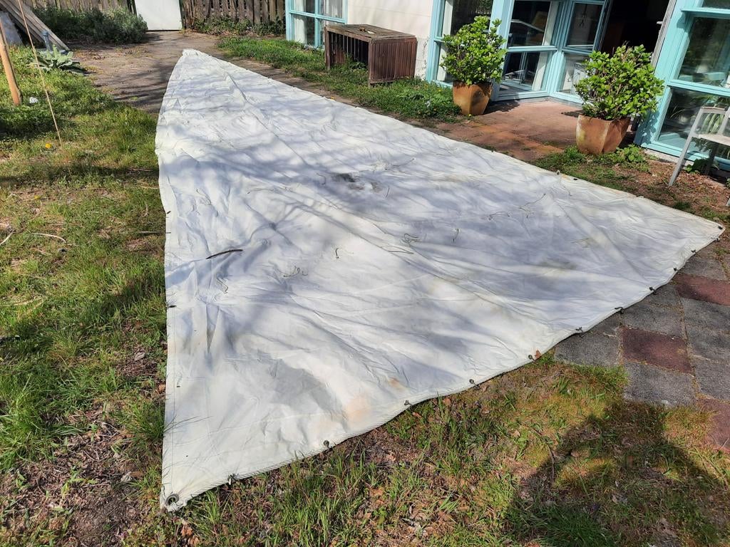 Stevig dacron zeil, Watersport en Boten, Zeilen en Zeiltoebehoren, Ophalen of Verzenden, Gebruikt, Minder dan 15 m²