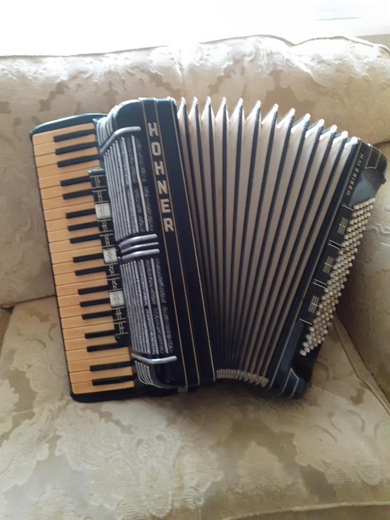 Hohner Morino IV M accordeon, Ophalen, Gebruikt, 120-bas, Hohner