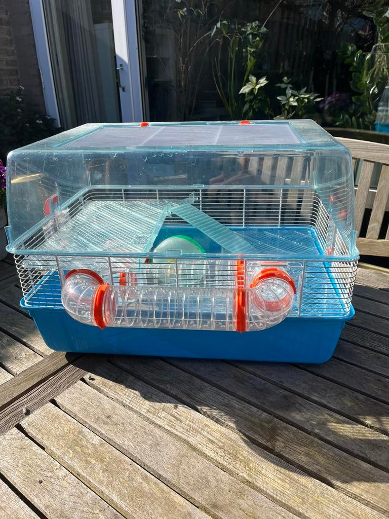 Ruime hamsterkooi, 2 verdiepingen, incl. toebehoren, Dieren en Toebehoren, Kooi, Minder dan 75 cm, Zo goed als nieuw, Ophalen