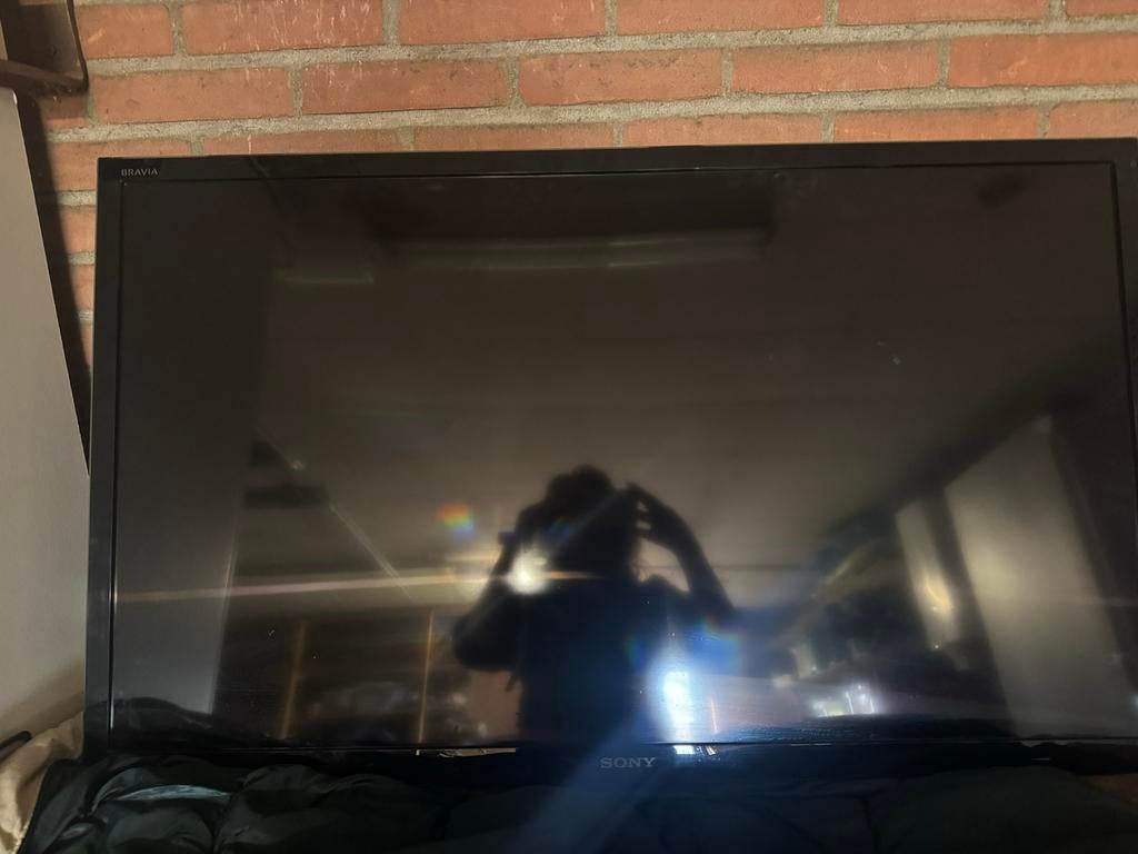 Twee TV's: Sony Bravia en Sharp Aquos (incl. beugels), Ophalen, Gebruikt, 50 Hz, LCD