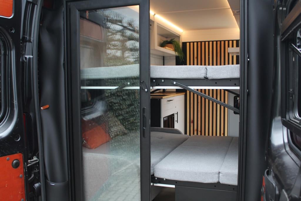 Fiat Ducato 30 2.3 MultiJet 120PK Euro6 L2H2 Buscamper - Van, Voorwielaandrijving, Gebruikt, 2500 kg, Zwart