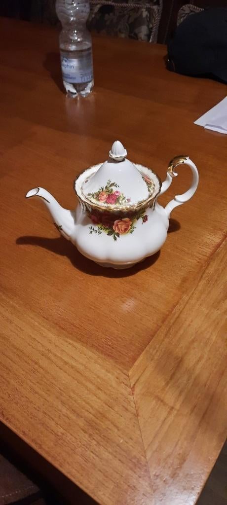 Royal Albert Old Country Roses-theepot (klein), Ophalen of Verzenden, Zo goed als nieuw, Porselein, Overige typen