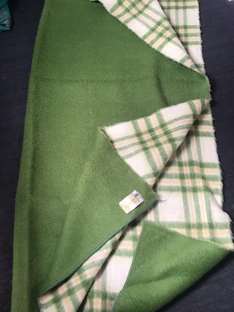 Wollen deken groen geblokt 2.40x1.90, Ophalen, Gebruikt