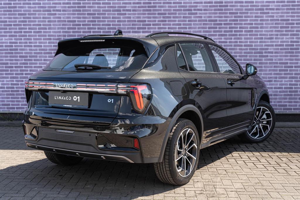 Lynk & Co 01 1.5 Core PHEV | Model 2025 | Adaptieve Cruise C, 4 cilinders, Zwart, Hybride Elektrisch/Benzine, 1835 kg