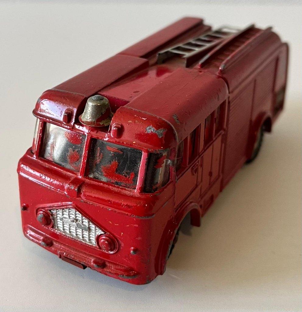 Dinky Toys Brandweer, Hobby en Vrije tijd, Ophalen of Verzenden, Gebruikt, Auto, Dinky Toys