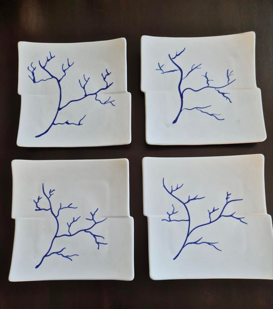 4x Design by Tatjana Liepe borden met boom motief, Keramiek, Ophalen of Verzenden, Overige stijlen, Schaal of Schalen