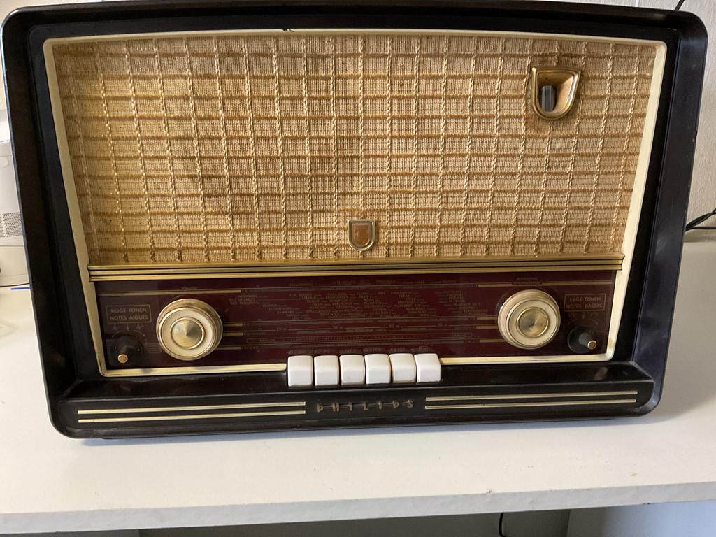 Antieke Philips buizenradio, Ophalen, Gebruikt, Radio