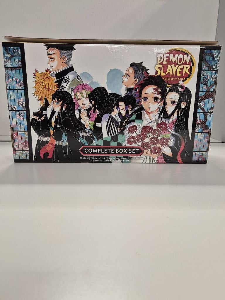 Demon Slayer: Kimetsu no Yaiba Complete Box Set (Vol. 1-23), Eén comic, Ophalen of Verzenden, Zo goed als nieuw, Amerika