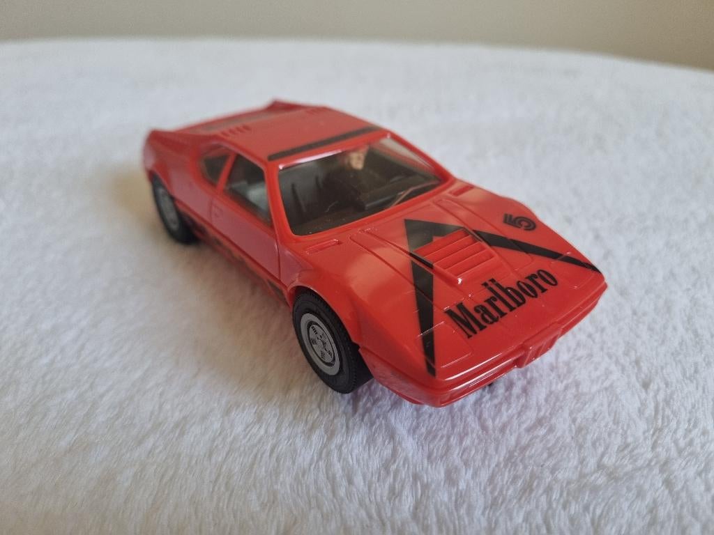 Fleischmann Auto Rallye 3240 BMW M1 Marlboro rood, NIEUW, Ophalen of Verzenden, Nieuw, Elektrisch, Fleischmann