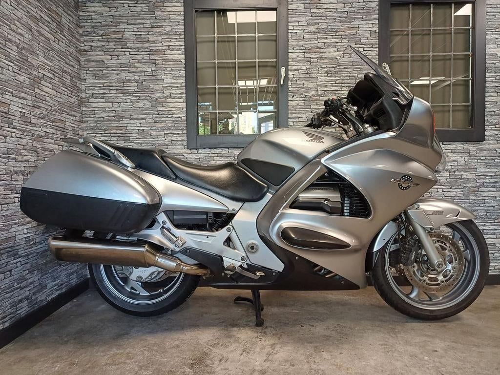 HONDA ST 1300 PAN EUROPEAN bj 2006 86468 KM incl, HONDA, 4 cilinders, Motorrijbewijs A, Bedrijf