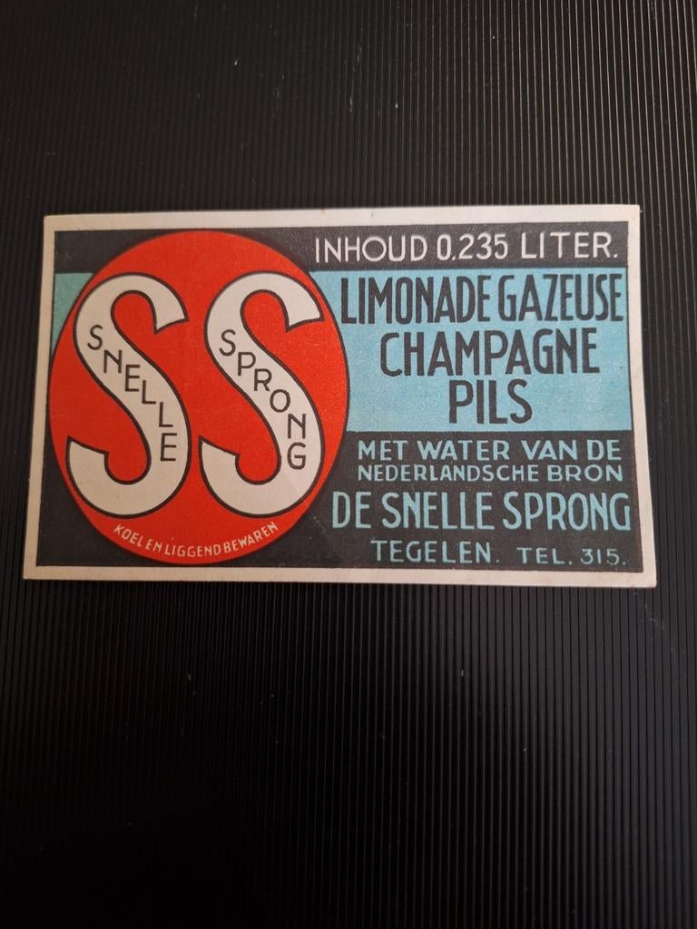 Snelle sprong flessen etiket, Verzamelen, Speldjes, Pins en Buttons, Ophalen of Verzenden, Zo goed als nieuw, Overige onderwerpen