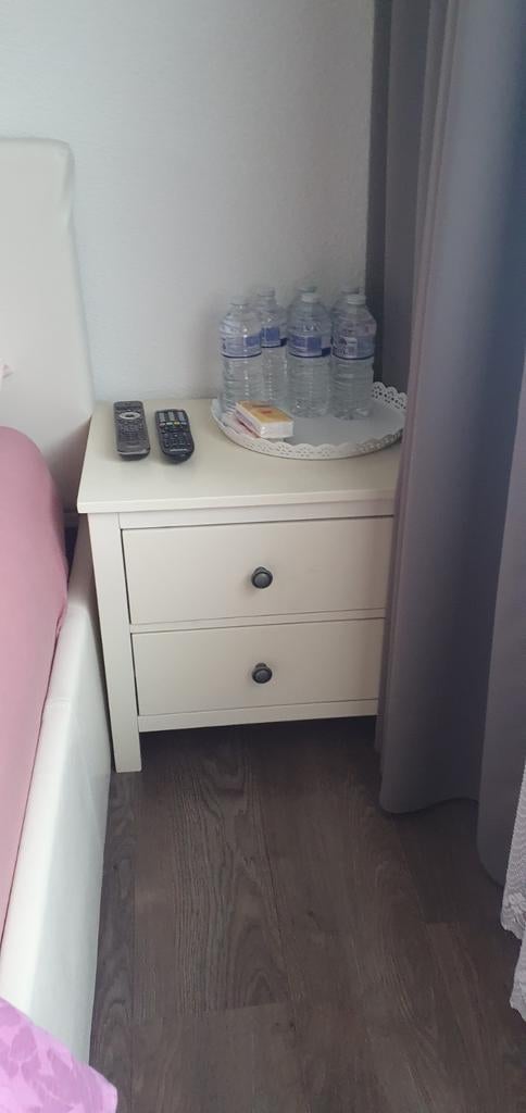 Crèmekleurig nachtkastje met twee lades, Ophalen of Verzenden