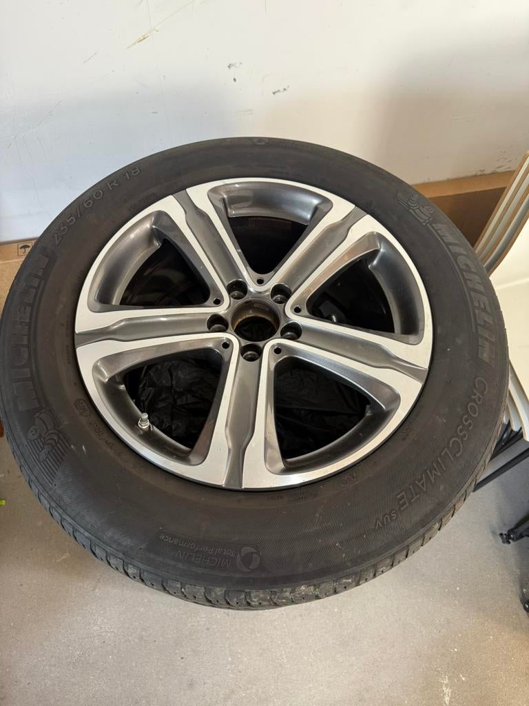 4x All season banden met lichtmetalen velgen, Ophalen, 18 inch, Banden en Velgen, 235 mm