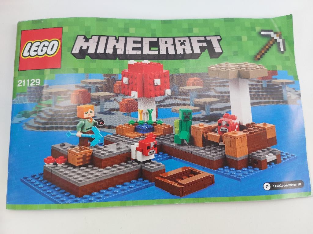 Lego Minecraft 21129 The Mushroom Island /Paddenstoel eiland, Kinderen en Baby's, Speelgoed | Duplo en Lego, Zo goed als nieuw