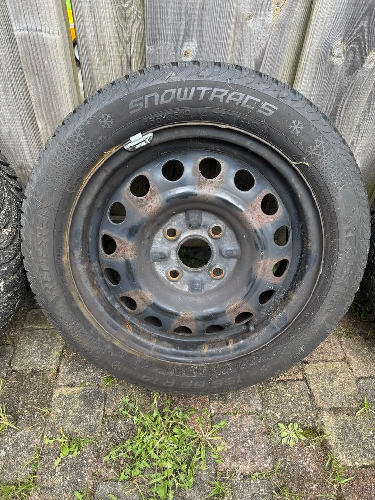 Winterbanden met stalen velgen - 155/65 R14 Snowtrac, Auto-onderdelen, Banden en Velgen, Banden en Velgen, Winterbanden, 14 inch