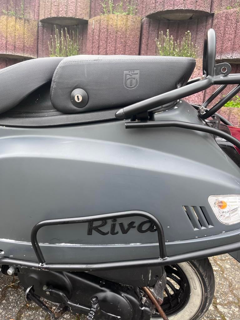 Riva Luxury Scooter - Goed onderhouden en rijdt perfect!, Fietsen en Brommers, Ophalen, Gebruikt, Overige typen, Overige merken
