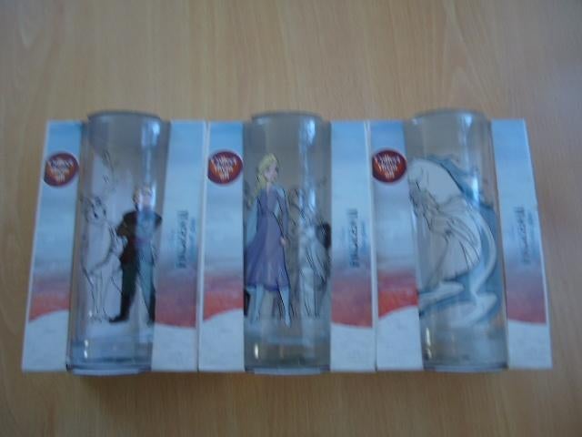 3 verschillende Disney Frozen glazen oa Elsa. Nieuw, Verzamelen, Ophalen of Verzenden, Overige figuren, Nieuw, Servies