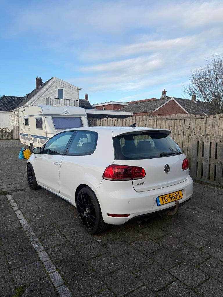 Volkswagen Golf 2.0 TDI 125KW 2010 Wit, Auto's, Volkswagen, Voorwielaandrijving, 700 kg, Wit, 140 €/maand