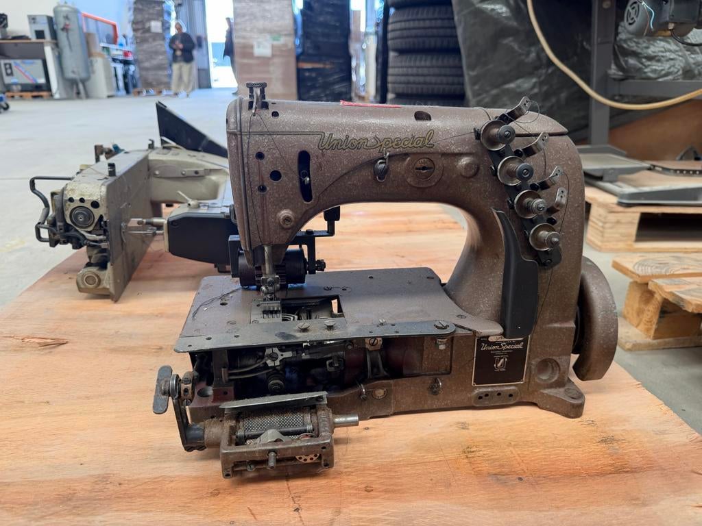 Union Special naaimachine type 51400G, Ophalen