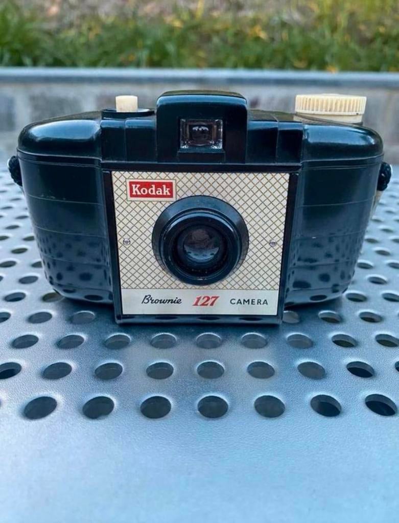 Vintage Kodak Brownie 127 camera, made in England, ?, 1940 tot 1960, Fototoestel, ?