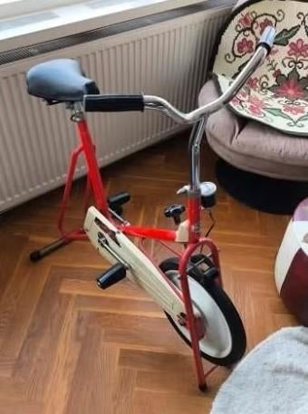 Vintage Hometrainer - Rood en Wit *Moving Out*, Sport en Fitness, Ophalen, Gebruikt, Hometrainer