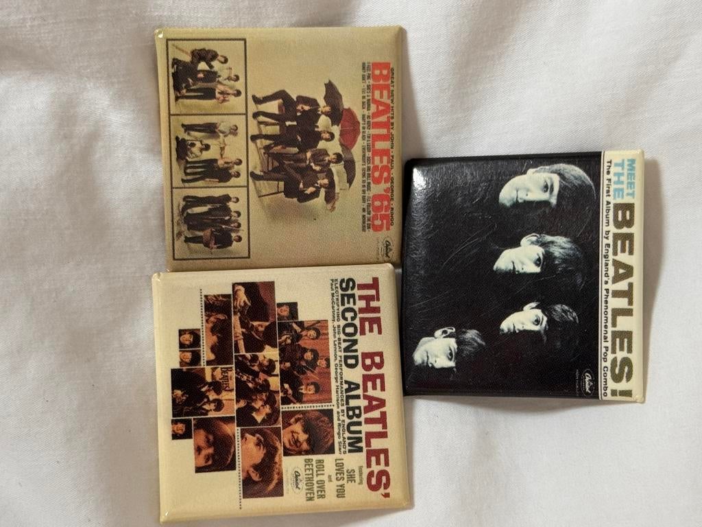 The Beatles - 3 Vintage Album Covers (Badges), Ophalen of Verzenden, 1960 tot 1980, Gebruikt