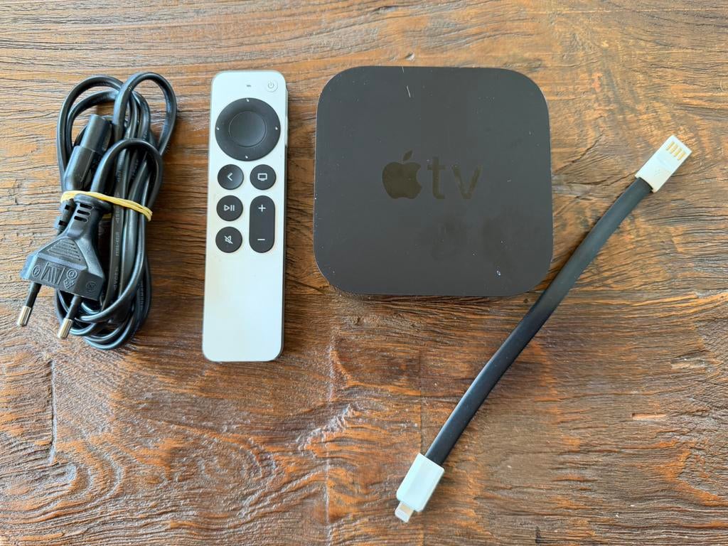 Als nieuwe Apple TV A2169 4K HDR + stroomkabel + oplaadkabel, J, Minder dan 500 GB, Ophalen of Verzenden, Zo goed als nieuw